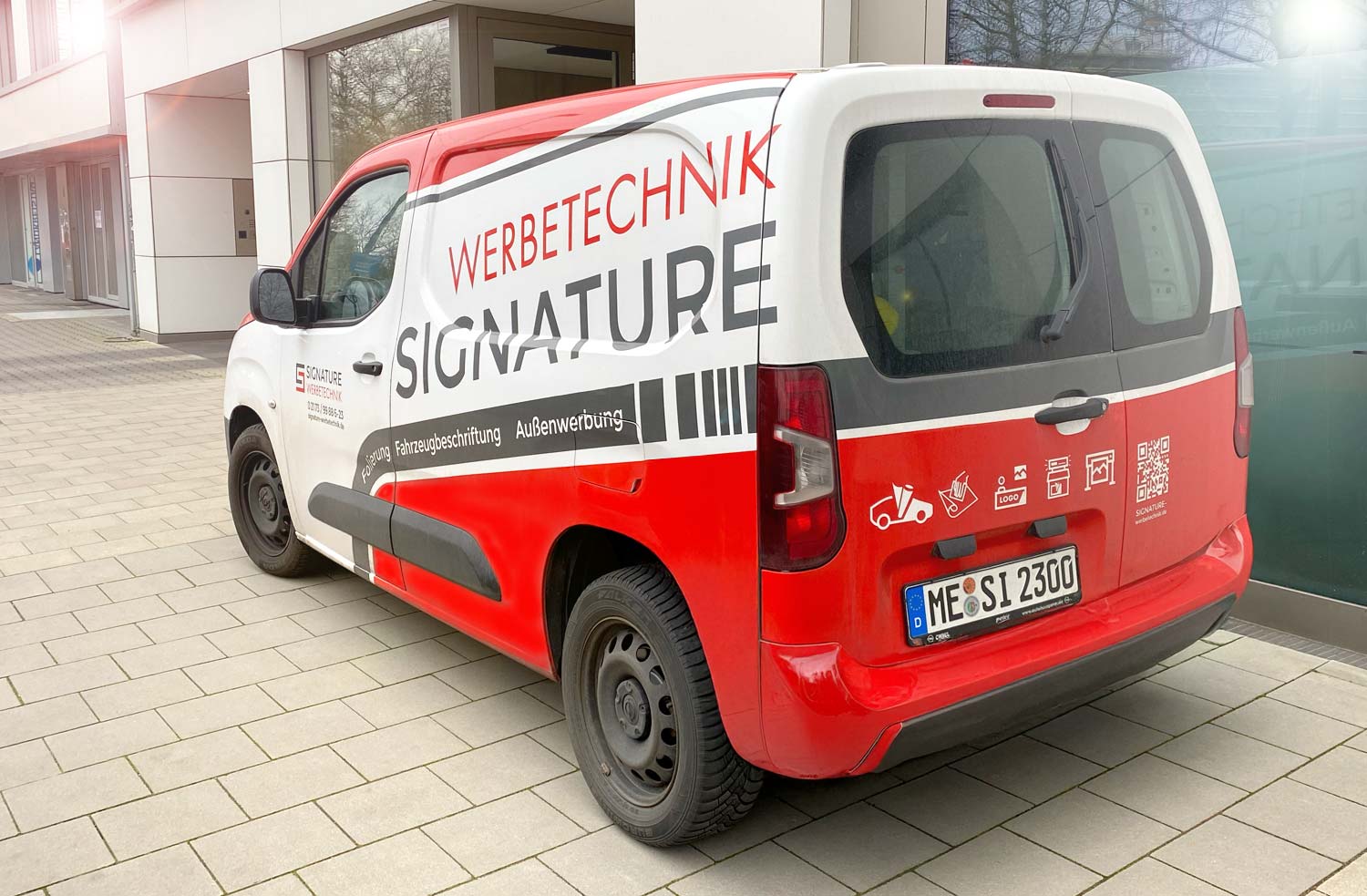 SIGNATURE Werbetechnik Montage City-Flitzer